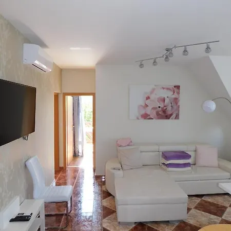 아파트 Lelle Grand Apartman 발라톤엘