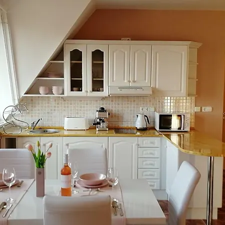 아파트 Lelle Grand Apartman *
