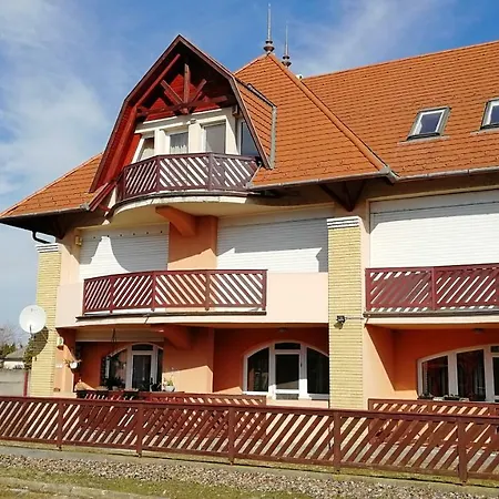 Apartment Lelle Grand Apartman