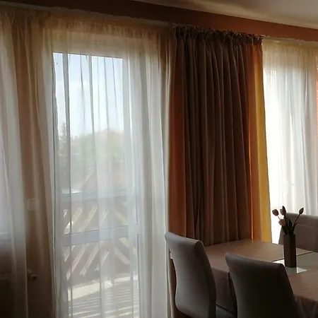 아파트 Lelle Grand Apartman